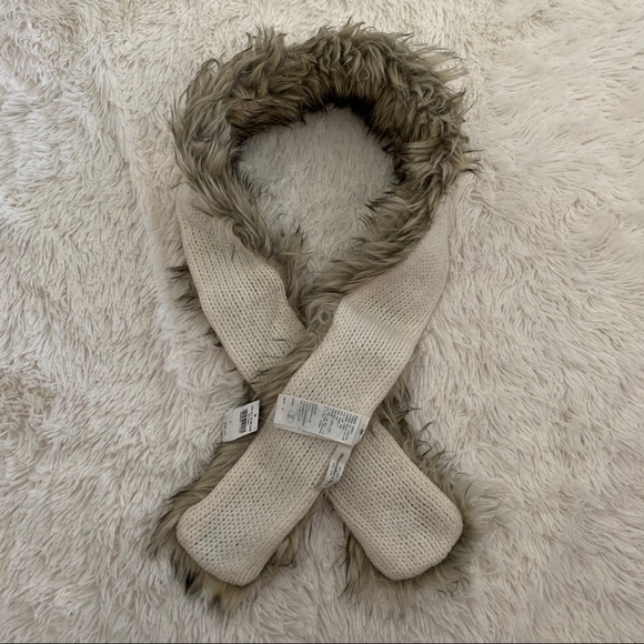 Abercrombie & Fitch Knit Fur Scarf - Picture 3 of 3
